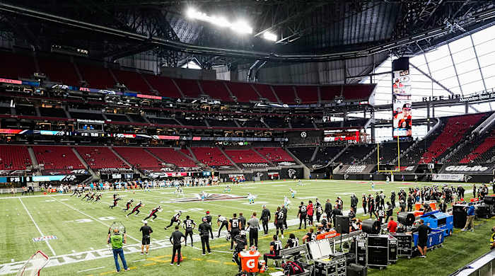 atlanta-falcons-stadium-socially-distanced